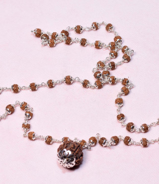 silver covered rudraksha with 3 mukhi pendant